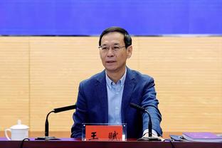 Thân nhân các nạn nhân người Pháp trên chuyến bay AH 5017 đau khổ chờ đợi thông tin. (Ảnh: Reuters)